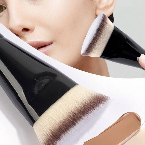 Foundation brush. - Picture 6 of 6